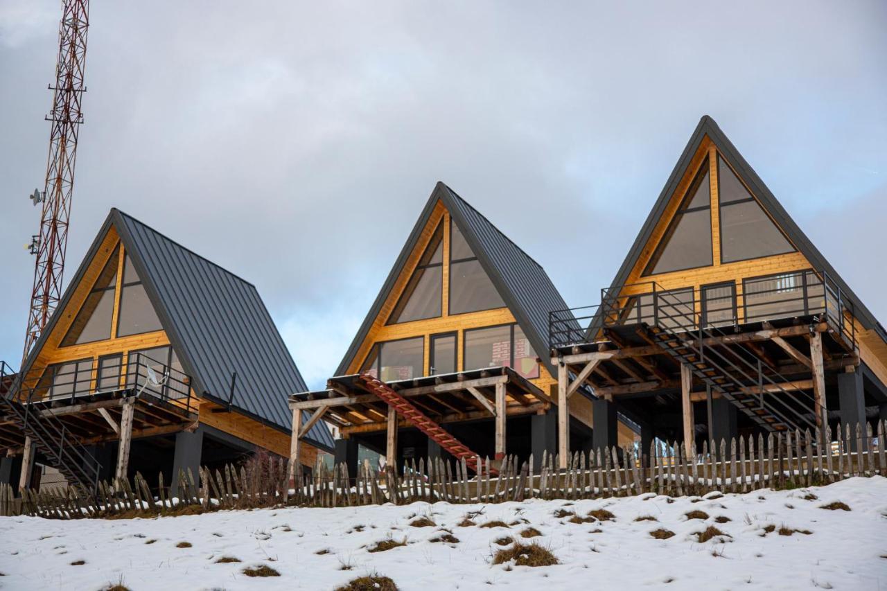 Cez A-Frame Villa Petrozsény Kültér fotó